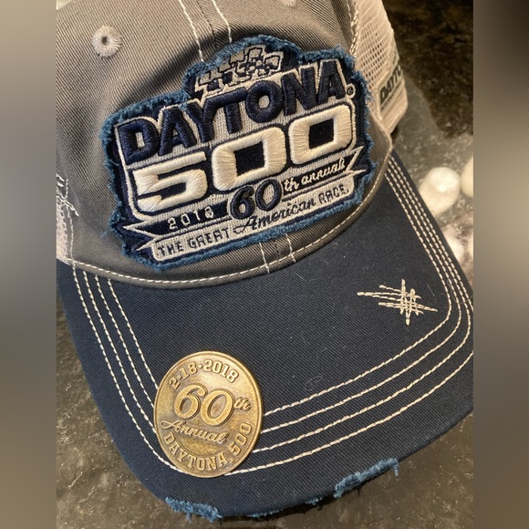NASCAR fanatics 2018 60th anniversary Daytona 500 trucker hat with bottle opener - Picture 2 of 4